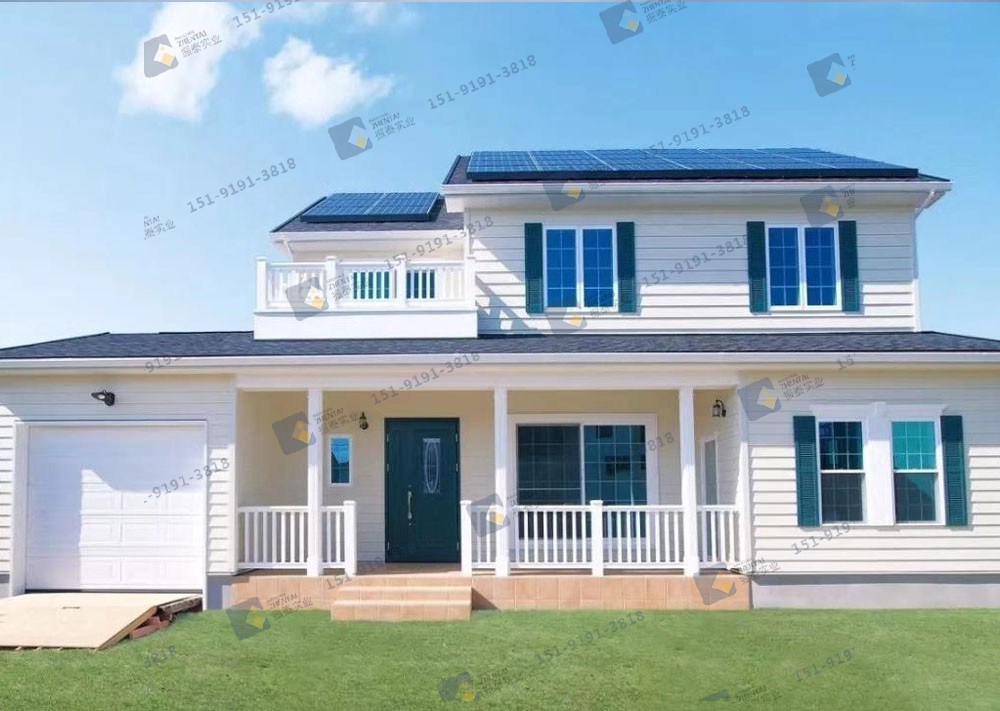 西安轻钢别墅-带太阳能板的2层轻钢房屋